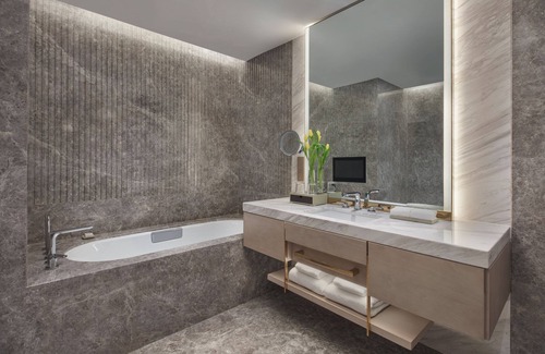Yuzhong Hotel | Hyatt Regency Metropolitan Chongqing: Rated 9.2/10 Stay