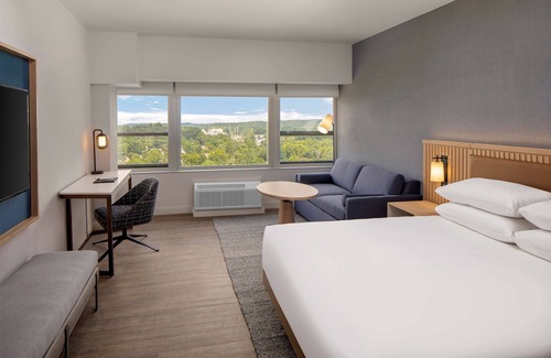 Morristown Hotel | Elegant Hyatt Regency Morristown: 4-Star Comfort Awaits