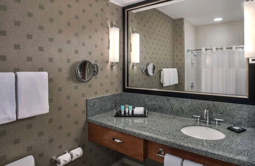 Joffre Hotel | Top-Rated Hyatt Regency at Pittsburgh Airport with Dining & More