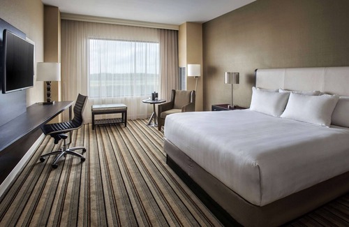 Joffre Hotel | Top-Rated Hyatt Regency at Pittsburgh Airport with Dining & More