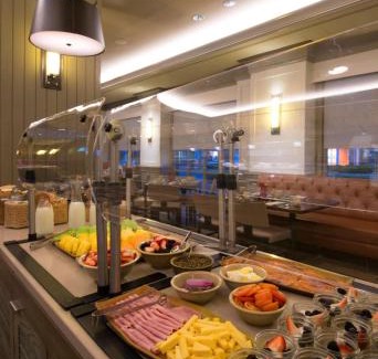 Reston Hotel | Discover Hyatt Regency Reston: Pet Friendly & Oceanfront Retreat