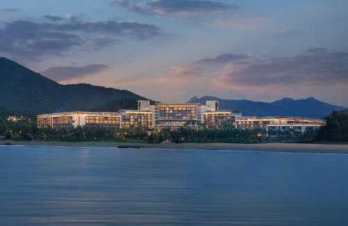 Tianya District Hotel | Relax at Hyatt Regency Sanya Tianli Bay with Ocean Views