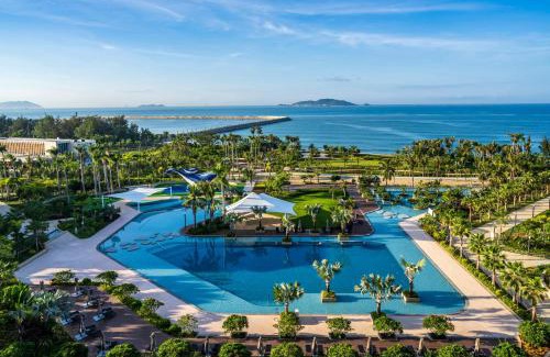 Tianya District Hotel | Relax at Hyatt Regency Sanya Tianli Bay with Ocean Views