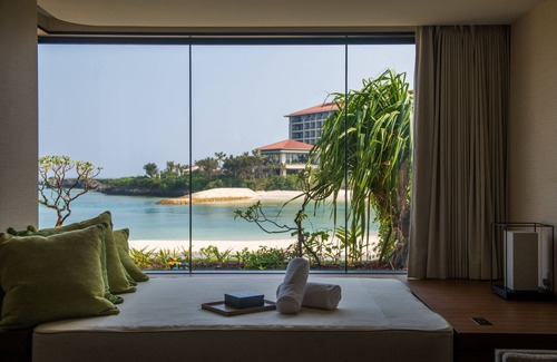 Serakaki Hotel | Experience Hyatt Regency Seragaki Island: 4-Star Ocean Views