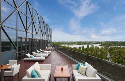 Jiading Hotel | Elegant Hyatt Regency Shanghai Jiading: Oceanfront Escape