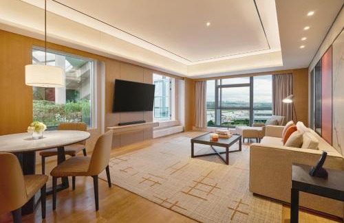 Bao'an Hotel | Explore Hyatt Regency Shenzhen Airport with Pool & Spa
