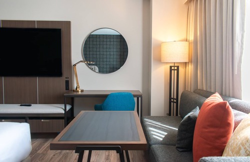 Downtown Wichita Hotel | Excellent Hyatt Regency Wichita: Pool, Spa & Family Friendly