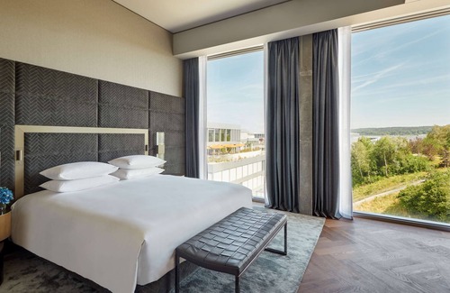 Kloten Hotel | Discover Hyatt Regency Zurich Airport: 4-Star Comfort & Amenities