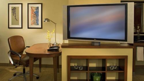 Woodvale Hotel | Pet-Friendly Retreat at Hyatt Place Richmond Chester
