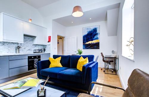 Beverley Apartment | Pet-Friendly Hybrid Resi - New Malden Near Richmond & Wimbledon