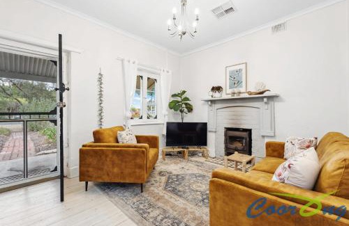Bonney House | Family-Friendly Hyde Cottage: 4-Star, Guest Rated 9/10