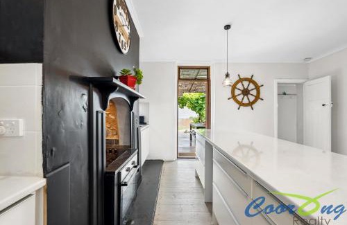 Bonney House | Family-Friendly Hyde Cottage: 4-Star, Guest Rated 9/10