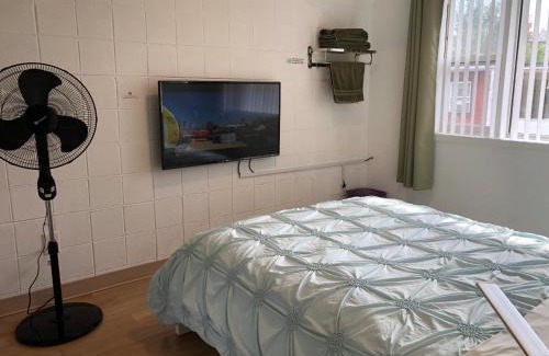 Kenwood House | Modern Private Room Near University of Chicago - Rated 9/10