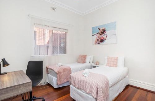 North Perth House | Hyde Park Vista: Family-Friendly 3BR Home Near Attractions