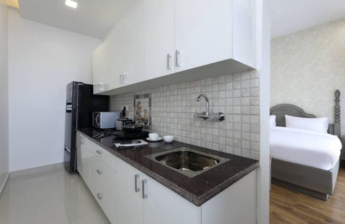 Gurugram Apartment | Hydewest Rose King Platinum Studio with Spa & Kitchen Access