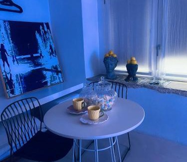 Acquaviva delle Fonti Bed & Breakfast | Hydria Guest House Art Gallery Dimora d artista con terrazza e vasca idromassaggio nel cuore del borgo antico Artists Home with terrace and jacuzzi in the heart of the old town