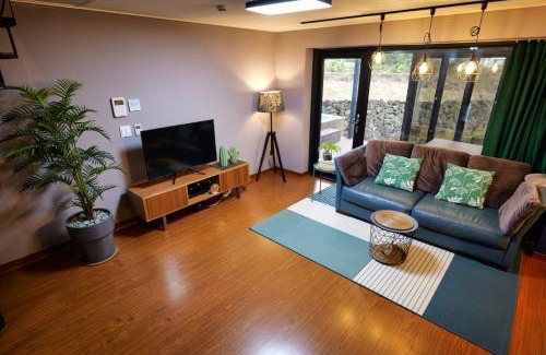 Hallim House | Relax at Hyeopjae Claire de lune: 4-Star Retreat with Pool