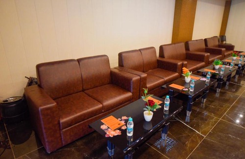 Gomti Nagar Hotel | Budget-Friendly Stay at Hyfa Continental with Breakfast & More