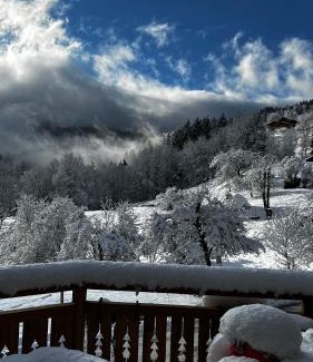 Saint-Gervais-les-Bains Apartment | Enchanting Hygge and Lykke with Oceanfront Dining Experience