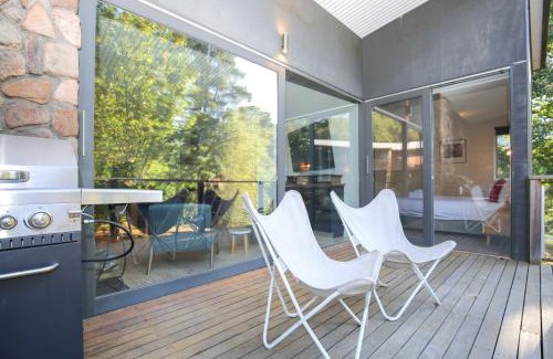 Harrietville House | Cozy Hygge Hotel: Family and Pet Friendly Retreat