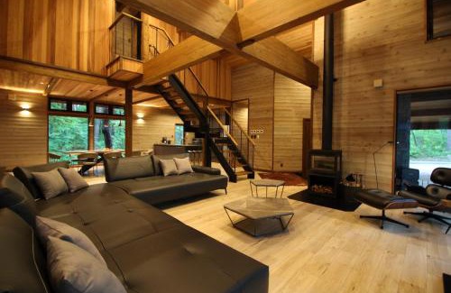 Hokujo Ski Chalet | Eco-Friendly Comfort at Hygge Chalet Hakuba: 5-Star Retreat