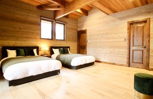 Hokujo Ski Chalet | Eco-Friendly Comfort at Hygge Chalet Hakuba: 5-Star Retreat