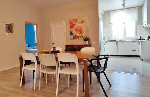 Besqaynar House | HYGGE HOME: Cozy Cottage with Terrace and Pool Amenities