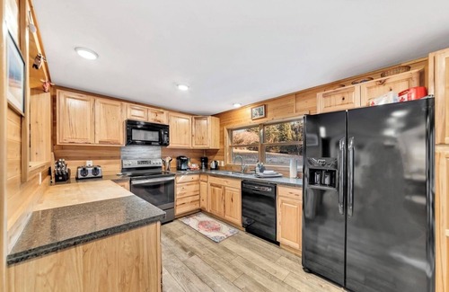 Rapid City House | Hygge House on the Creek, Relaxation at the Creekside House!