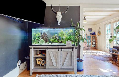 North Berkeley House | Hygge House: Family-Friendly Retreat for Your Next Adventure