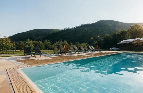 Praid Bed & Breakfast | Cozy Hygge Praid: Oceanfront Bliss with Pool & Hot Tub