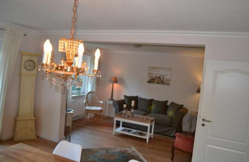 Grellsbull House | Hyggehus: Oceanfront Retreat with Exceptional Guest Ratings