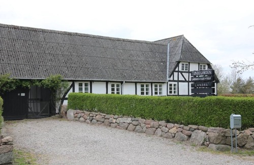 Naesby Condo | Cozy Landejendom Near Odense Centrum with Breakfast Offer