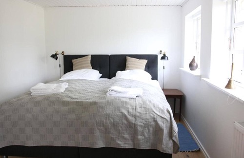 Naesby Condo | Cozy Landejendom Near Odense Centrum with Breakfast Offer