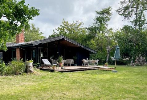 Udsholt Sand House | Hyggeligt Sommerhus Nær Stranden I Rågeleje