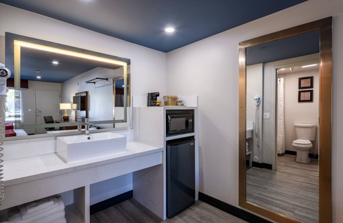 Lamanda Park Hotel | Enjoy Comfort at Hyland Inn Pasadena Civic Auditorium
