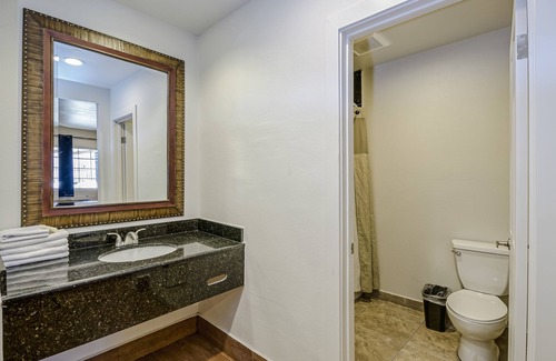 Van Nuys Hotel | Family-Friendly Stay at Hyland Motel Van Nuys with Pool
