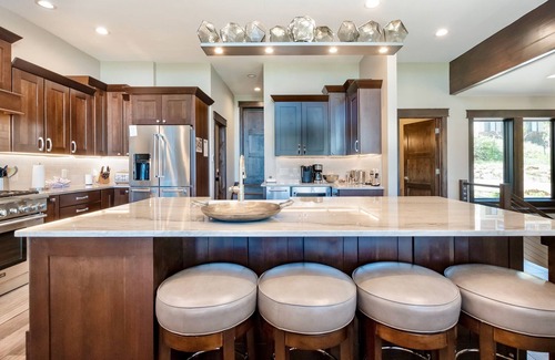 Windcliff Estates House | Relaxing Escape at Hyler Mountain Lodge with Spa & Hot Tub