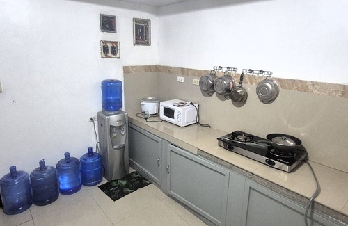 Coron Town Proper Apartment | Hymn's Tourist Inn