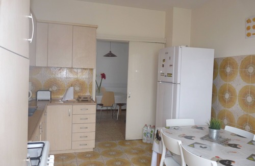 Netanya Apartment | Bright Kosher Family Apartment in Hyper Center - Guest Rated 9.8