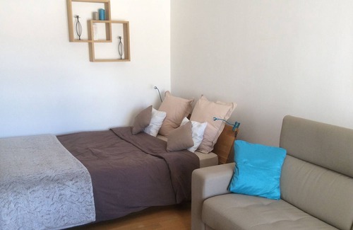 Reims City Centre Apartment | Central Retreat: Calm & Comfortable Stay Near Cathedral
