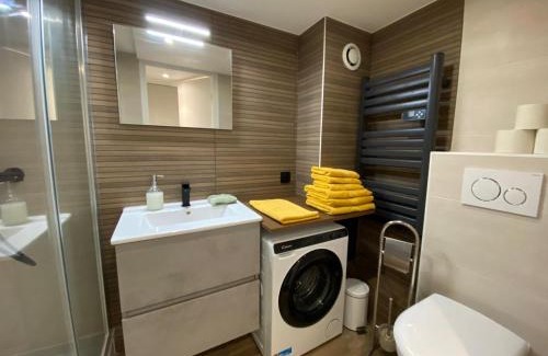 Les Cordeliers Apartment | Central Location: Stylish Atelier or Mezzanine Studio Escape
