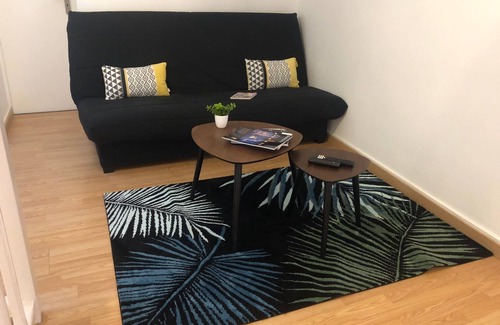 Les 3 Cites Apartment | Prime Location: Hyper Centre 3-Star Apartment with Spa