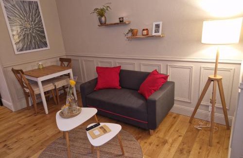Bourgogne Apartment | Discover Hyper Centre Hyper Cosy: Pet-Friendly Retreat