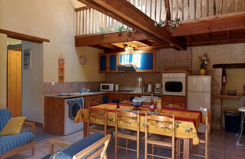 Corpe Cottage | Hyper-Gite: Expansive Barn Retreat with Pool & Pet Friendly