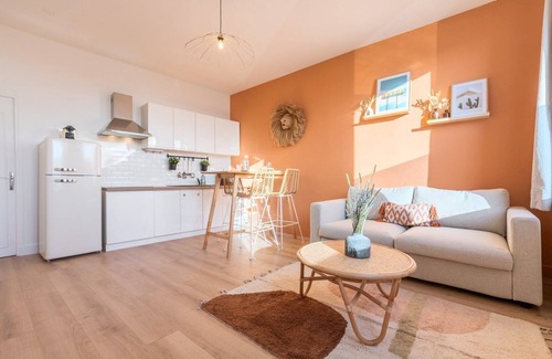 Tourcoing Apartment | Hypercentre: Ideal Location with Private Parking & Metro Access