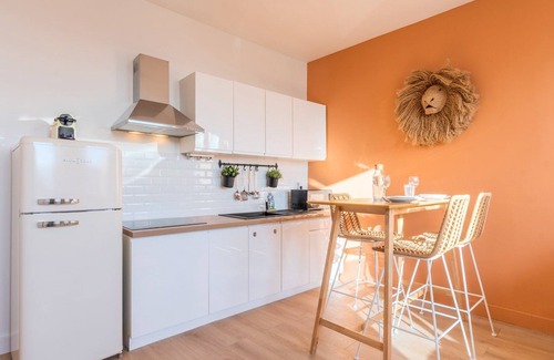 Tourcoing Apartment | Hypercentre: Ideal Location with Private Parking & Metro Access