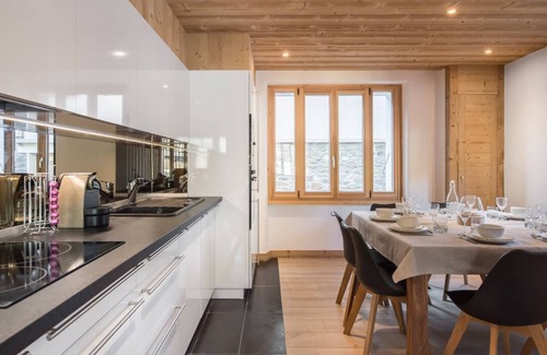 Megeve Apartment | Hypercentre: Comfort and Space for 6-8 with Great Amenities