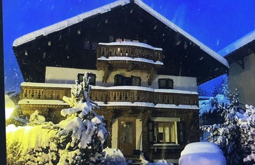 Megeve Apartment | Hypercentre: Comfort and Space for 6-8 with Great Amenities