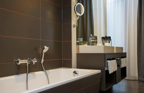 Hammerbrook Hotel | Elegant HYPERION Hotel Hamburg: Pet Friendly & Family Ready