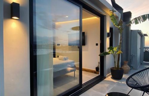 Patras Apartment | Stylish Hyperion Penthouse - Guest Rated 9.7/10, Family-Friendly